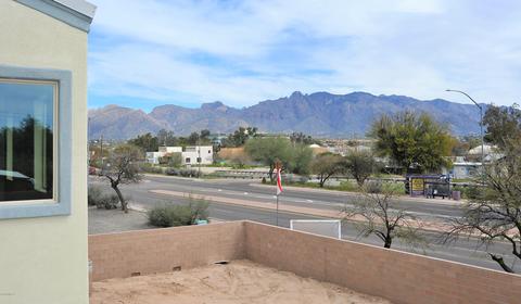 137 E Stone Ct, Tucson, AZ 85705 photo 3