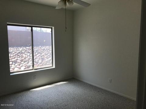 10524 E Barclay Park Loop, Tucson, AZ 85748 photo 12