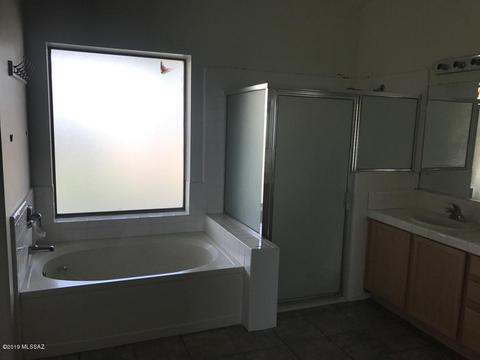 10524 E Barclay Park Loop, Tucson, AZ 85748 photo 6