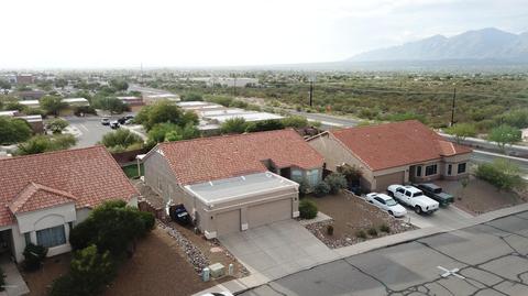 10524 E Barclay Park Loop, Tucson, AZ 85748 photo 4