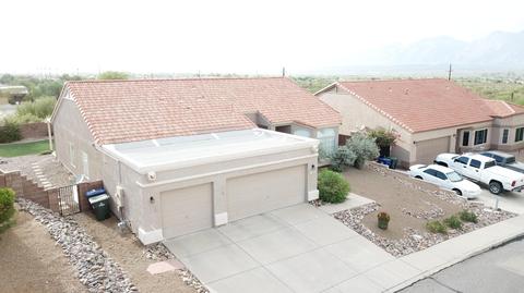 10524 E Barclay Park Loop, Tucson, AZ 85748 photo 2