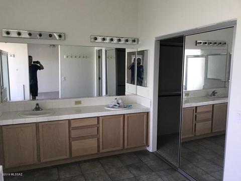 10524 E Barclay Park Loop, Tucson, AZ 85748 photo 7