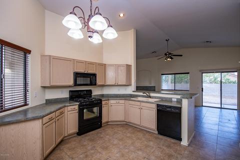 8944 E Martha Root Ct, Tucson, AZ 85747 photo 3