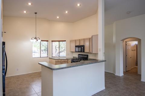 8944 E Martha Root Ct, Tucson, AZ 85747 photo 4