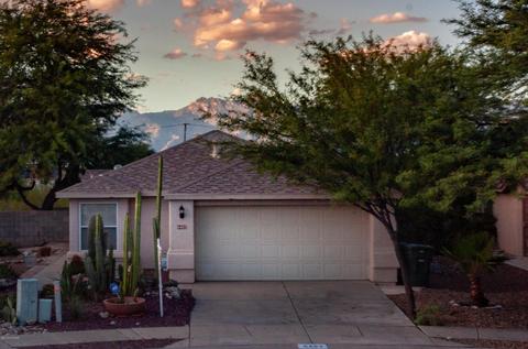 6403 E Wolfhead Dr, Tucson, AZ 85730 photo 1