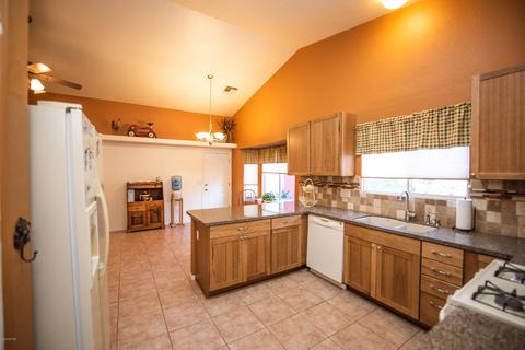 9793 E Paseo Del Tornasol, Tucson, AZ 85747 photo 4