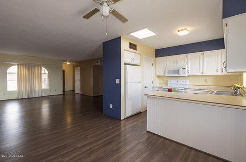 535 E Savannah St, Vail, AZ 85641 photo 8