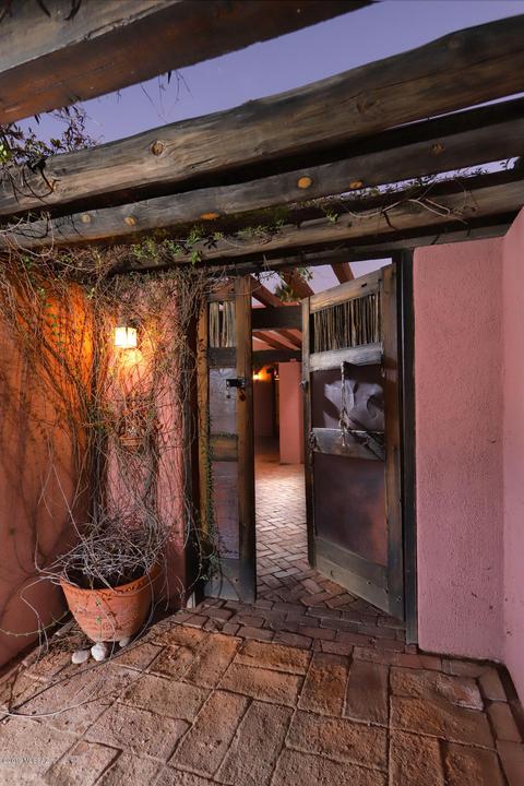 2210 E Hampton St, Tucson, AZ 85719 photo 3