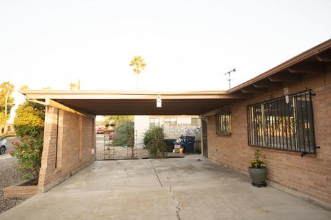 9326 E Daniel Pl, Tucson, AZ 85710 photo 2