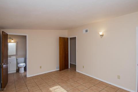 2902 E 27th St, Tucson, AZ 85711 photo 15