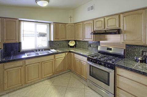 7331 E Beverly Dr, Tucson, AZ 85710 photo 2