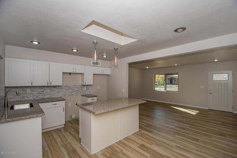 5649 E 2nd St, Tucson, AZ 85711 photo 3