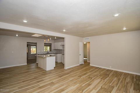 5649 E 2nd St, Tucson, AZ 85711 photo 2