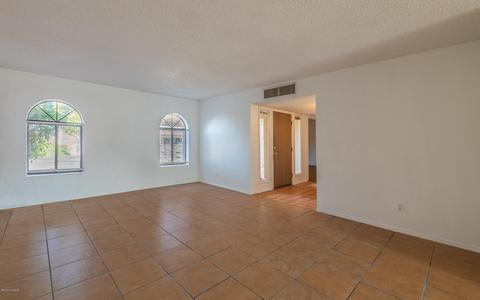 608 E Savannah St, Vail, AZ 85641 photo 3