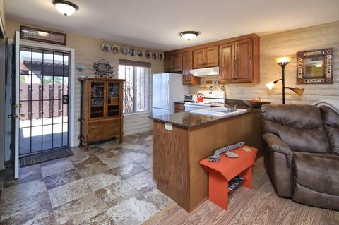 7712 E Kenyon Dr, Tucson, AZ 85710 photo 1