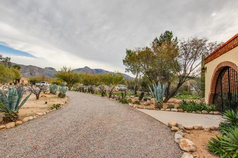320 E Deone Ln, Tucson, AZ 85704 photo 3