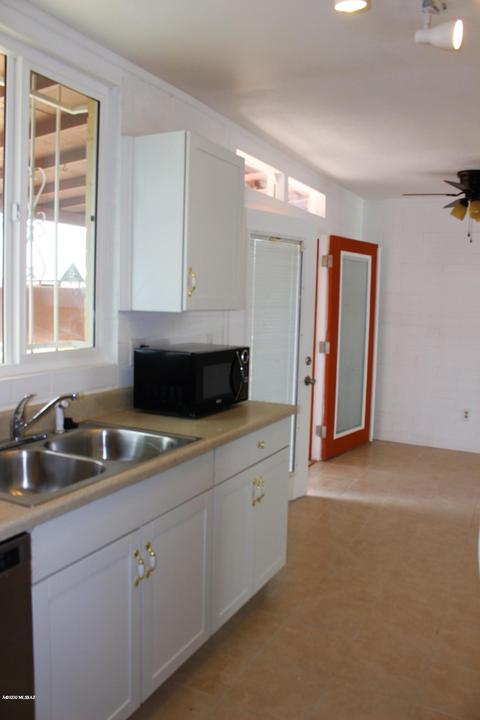 4062 E Sylvane Dr, Tucson, AZ 85711 photo 8