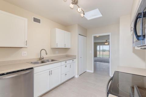 637 E Savannah St, Vail, AZ 85641 photo 9