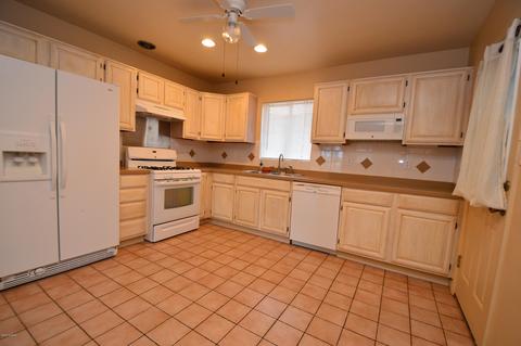 5633 E 18th St, Tucson, AZ 85711 photo 2