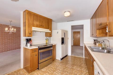 8450 E 2nd Pl, Tucson, AZ 85710 photo 4