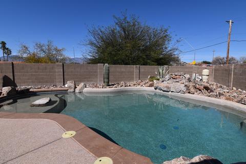 8507 E Sarnoff Ridge Loop, Tucson, AZ 85710 photo 2