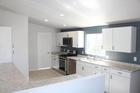 1075 E Morris Ln, Benson, AZ 85602 photo 9