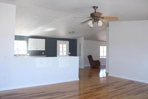 1075 E Morris Ln, Benson, AZ 85602 photo 5