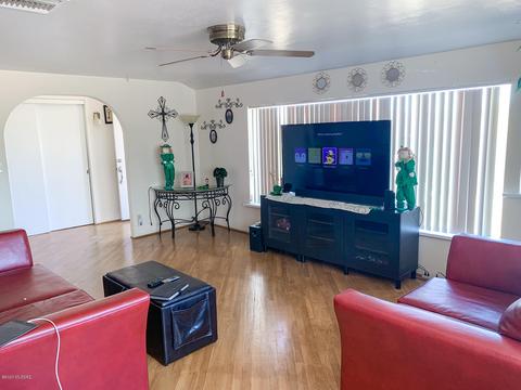 5981 S Hopdown Ln, Tucson, AZ 85746 photo 2