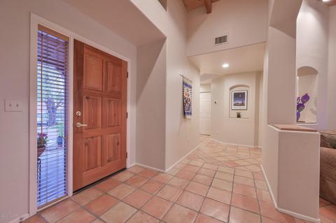 557 E Squirrel Tail Dr N, Tucson, AZ 85704 photo 5
