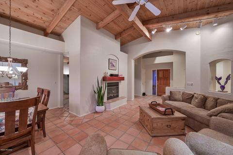 557 E Squirrel Tail Dr N, Tucson, AZ 85704 photo 8