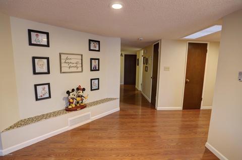 8702 E Burning Tree Dr, Tucson, AZ 85710 photo 4