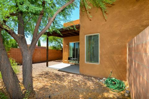 7652 E Sierra Park Loop, Tucson, AZ 85710 photo 2