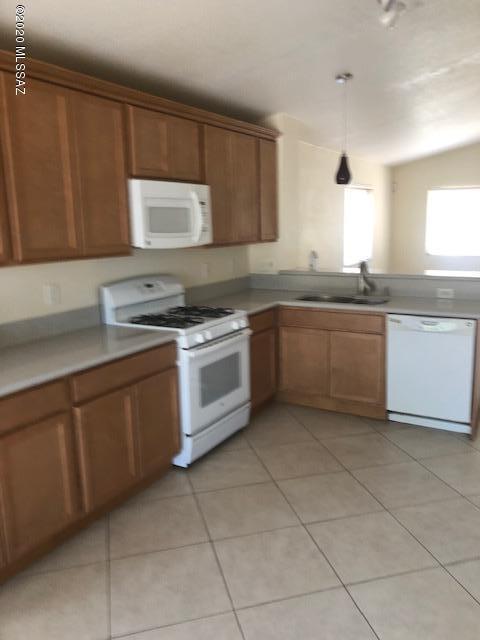 8129 E Sundew Dr, Tucson, AZ 85710 photo 6