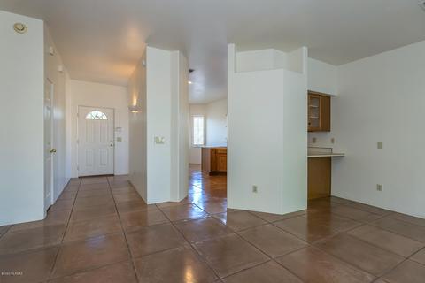 1582 E Painted Colt Loop, Tucson, AZ 85719 photo 13