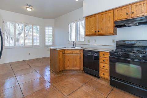 1582 E Painted Colt Loop, Tucson, AZ 85719 photo 8