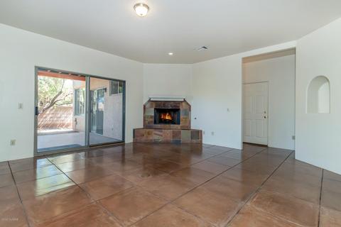 1582 E Painted Colt Loop, Tucson, AZ 85719 photo 5