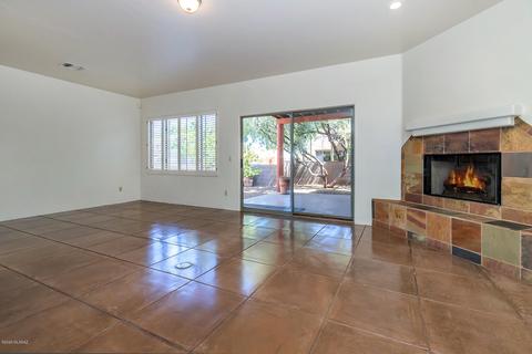 1582 E Painted Colt Loop, Tucson, AZ 85719 photo 4