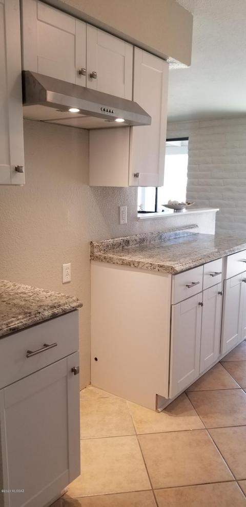 7512 E Lakeside Dr, Tucson, AZ 85730 photo 10