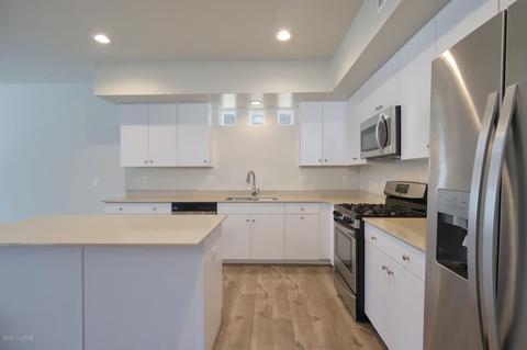 882 E Millenium Ct, Tucson, AZ 85719 photo 4