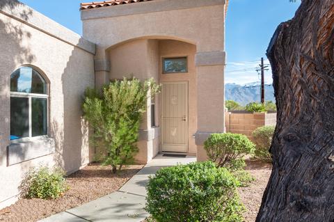 8235 E Arbor Point Pl, Tucson, AZ 85715 photo 2
