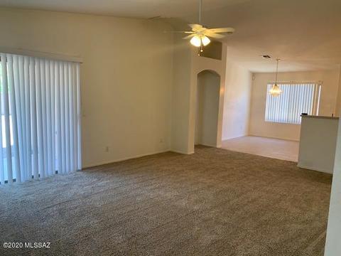 8515 E Sarnoff Ridge Loop, Tucson, AZ 85710 photo 2