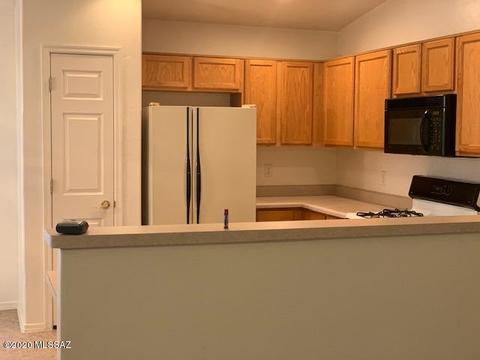 8515 E Sarnoff Ridge Loop, Tucson, AZ 85710 photo 4