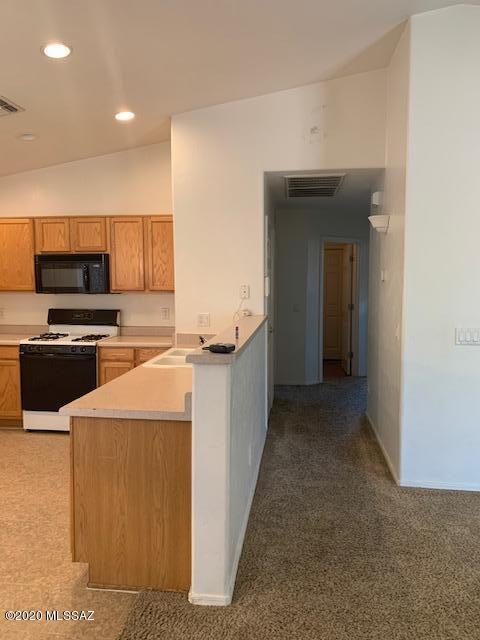 8515 E Sarnoff Ridge Loop, Tucson, AZ 85710 photo 5