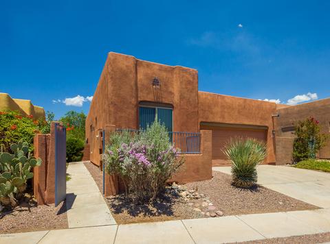 7657 E Palace Park Loop, Tucson, AZ 85710 photo 2