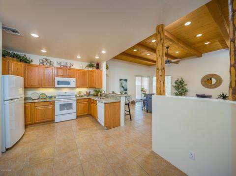 7657 E Palace Park Loop, Tucson, AZ 85710 photo 9