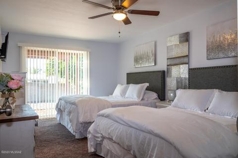 8958 E Maple Leaf Dr, Tucson, AZ 85710 photo 4