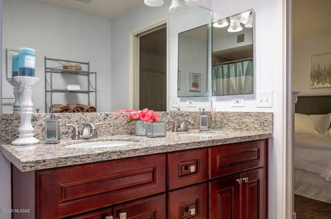 8958 E Maple Leaf Dr, Tucson, AZ 85710 photo 12