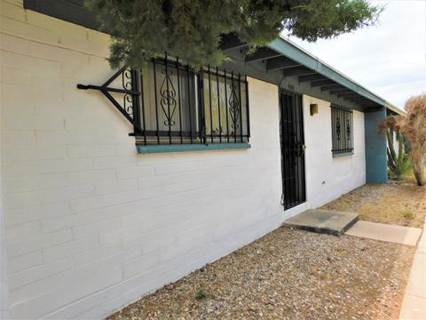 4069 S Queen Palm Dr, Tucson, AZ 85730 photo 1
