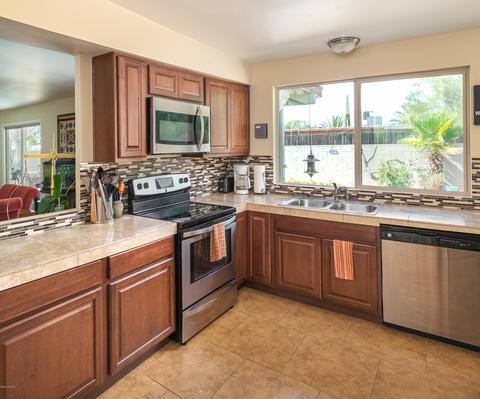 9551 E Myra Dr, Tucson, AZ 85730 photo 7