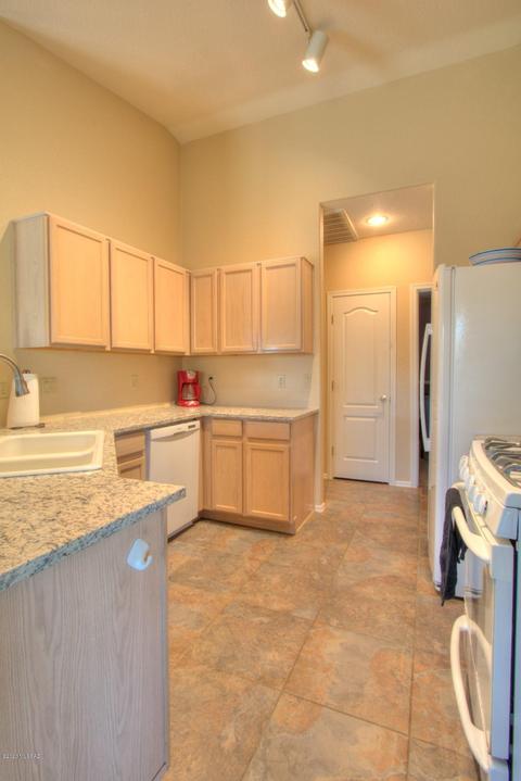 8596 E Olinga Ct, Tucson, AZ 85747 photo 13